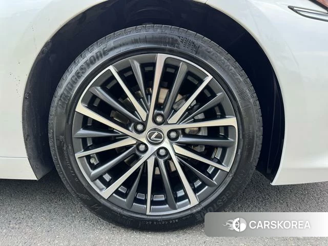 Lexus ES 2022 Белый из Китая, фото 2