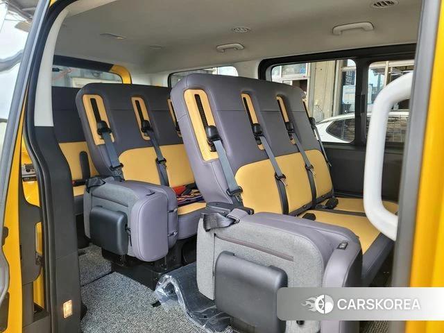 Hyundai Staria 2025 Желтый из Кореи, фото 2