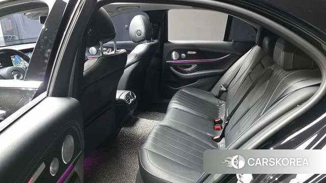Mercedes-Benz E-Class W213 2018 Черный из Кореи, фото 2