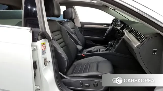 Volkswagen Arteon 2020 Белый из Кореи, фото 2