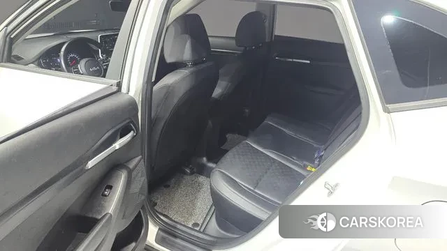 Kia Seltos 2022 Белый из Кореи, фото 2