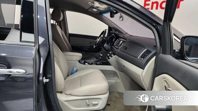 Kia The New Carnival 2018 Серый из Кореи, фото 2