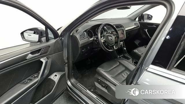 Volkswagen Tiguan second Generation 2019 Серый из Кореи, фото 2