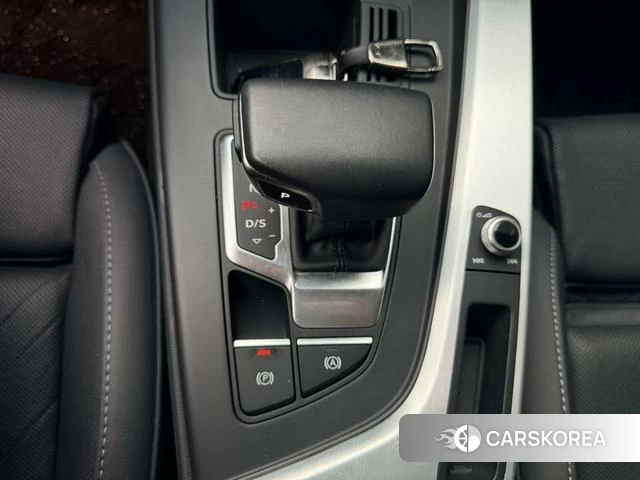 Audi A4L 2021 Белый из Китая, фото 2