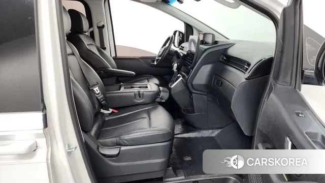 Hyundai Staria 2022 Белый из Кореи, фото 2