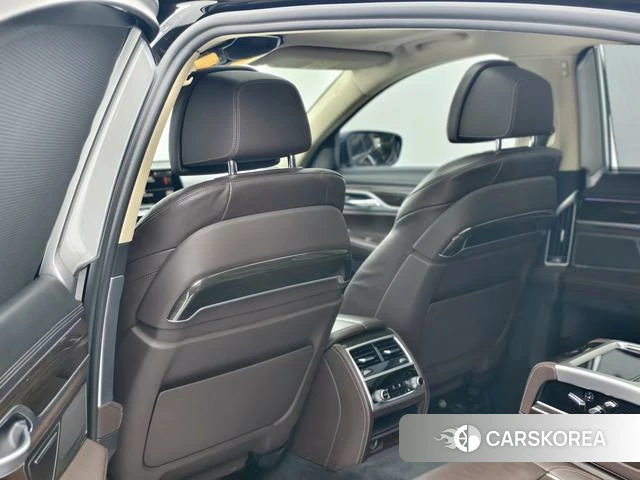 BMW 7 series 2022 Черный из Китая, фото 2