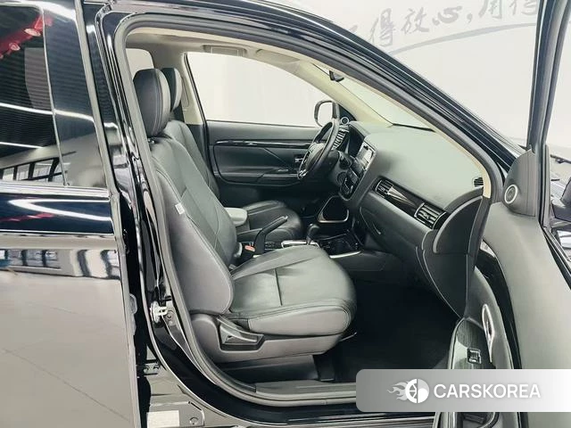 Mitsubishi  Outlander 2018 Черный из Китая, фото 2