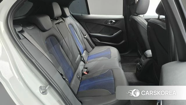 BMW 1 Series (F40) 2024 Белый из Кореи, фото 2