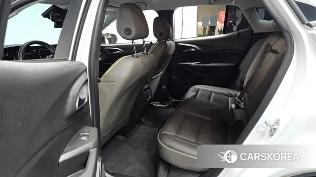 Chevrolet (GM Daewoo) Trax Crossover 2023 Белый из Кореи, фото 2