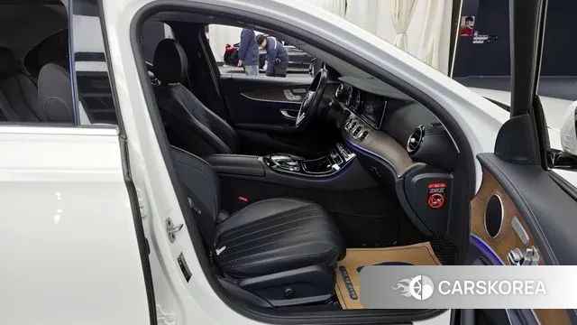 Mercedes-Benz E-Class W213 2019 Белый из Кореи, фото 2