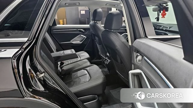 Audi Q3 (F3) 2022 Черный из Кореи, фото 2