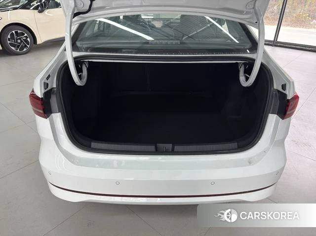 Volkswagen Lavida 2026 Белый из Китая, фото 2