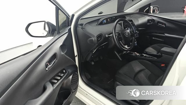 Toyota Prius 4th Generation 2019 Белый из Кореи, фото 2