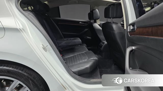 Volkswagen Passat GT (B8) 2018 Белый из Кореи, фото 2