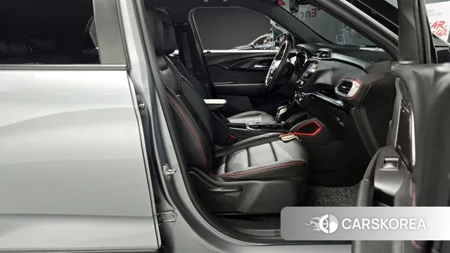 Chevrolet (GM Daewoo) Trailblazer 2022 Серебряный из Кореи, фото 2