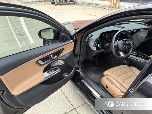 Mercedes-Benz E-class 2024 Черный из Китая, фото 2