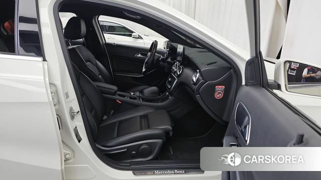 Mercedes-Benz A-Class W176 2018 Белый из Кореи, фото 2