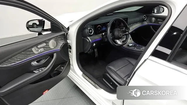 Mercedes-Benz E-Class W213 2022 Белый из Кореи, фото 2