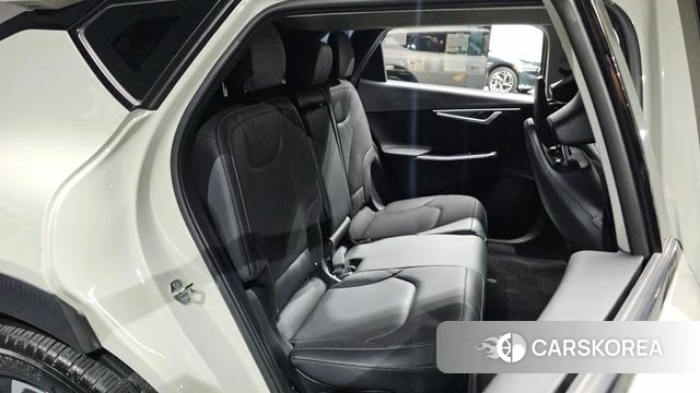 Kia EV6 2023 Жемчужный цвет из Кореи, фото 2