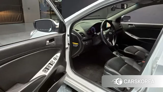 Hyundai Accent (New type) 2018 Белый из Кореи, фото 2