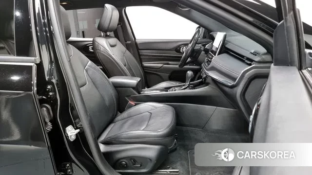 Jeep Compass 2nd Generation 2022 Черный из Кореи, фото 2