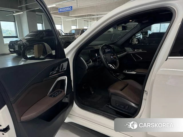 BMW X1 (U11) 2024 Белый из Кореи, фото 2