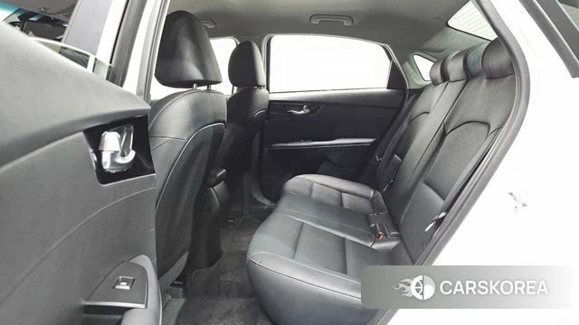 Kia The New K3 2nd generation 2024 Белый из Кореи, фото 2
