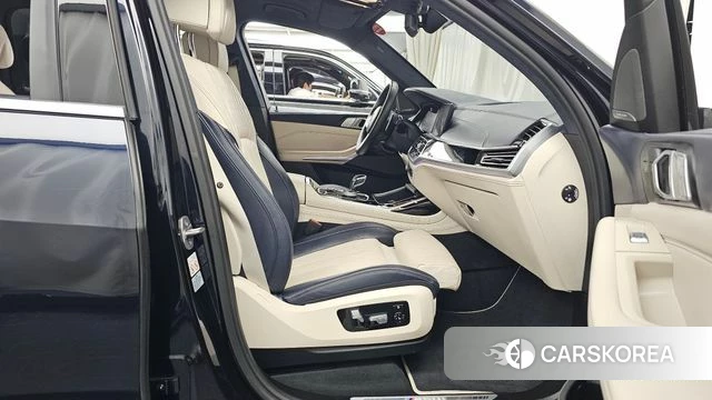 BMW X7 (G07) 2022 Черный из Кореи, фото 2