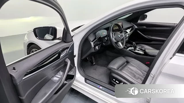 BMW 5 Series (G30) 2019 Белый из Кореи, фото 2