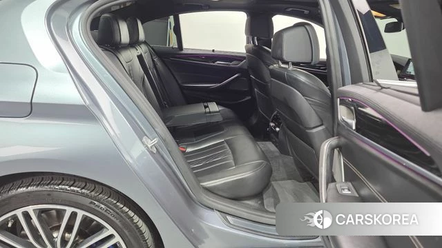 BMW 5 Series (G30) 2018 Серый из Кореи, фото 2