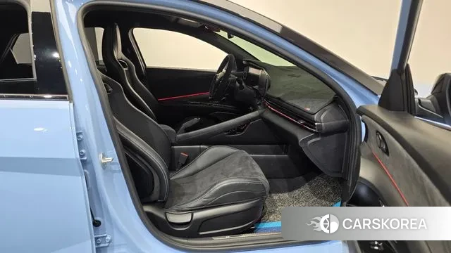 Hyundai Avante (CN7) 2021 Светло-серебряный цвет из Кореи, фото 2