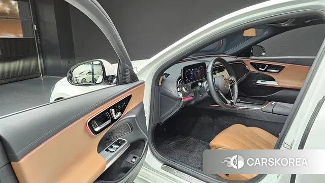 Mercedes-Benz E-Class W214 2024 Белый из Кореи, фото 2