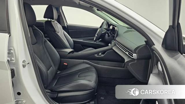Hyundai The New Avante (CN7) 2024 Белый из Кореи, фото 2