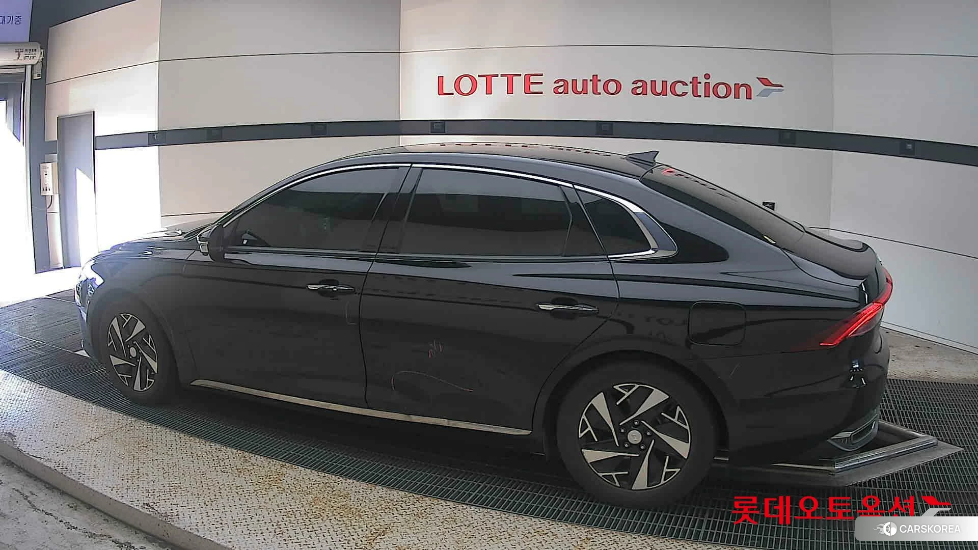 Hyundai Grandeur Hybrid 2023 Abyss Black Pearl из Кореи, фото 2