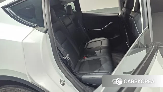 Tesla Model Y 2023 Белый из Кореи, фото 2