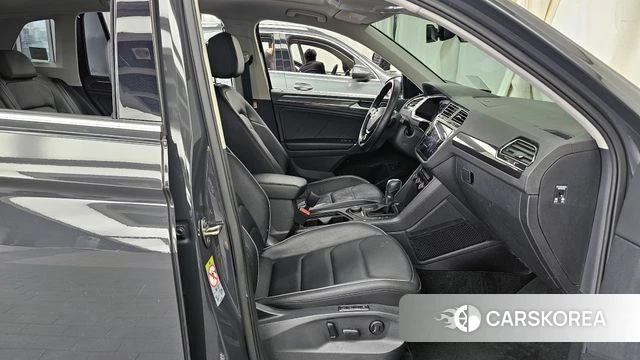 Volkswagen Tiguan second Generation 2018 Серый из Кореи, фото 2