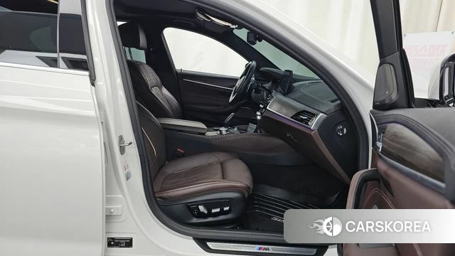 BMW 5 Series (G30) 2020 Белый из Кореи, фото 2
