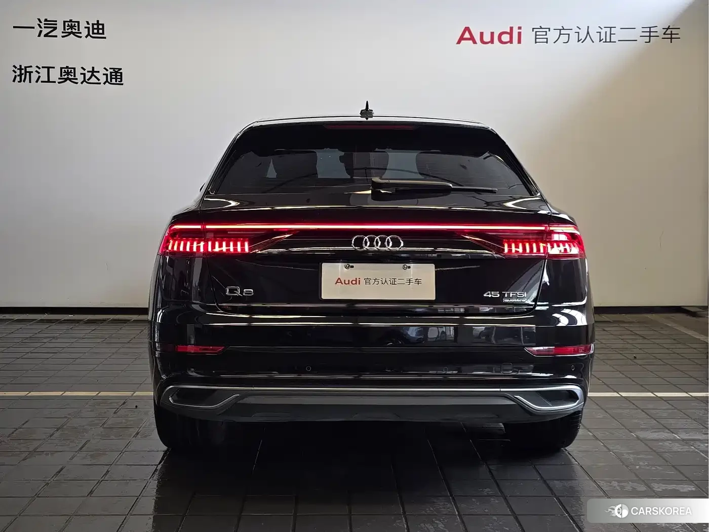 Audi Q8 2021 Черный из Китая, фото 2