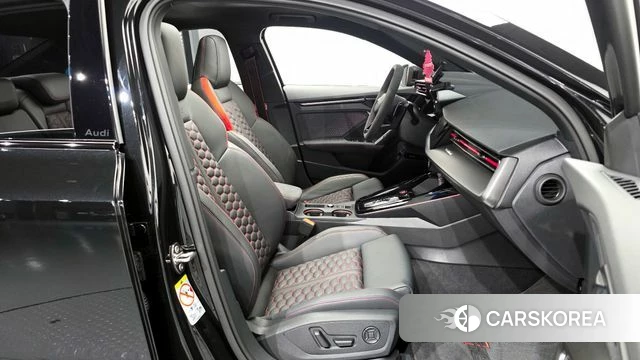 Audi RS3 (8Y) 2025 Черный из Кореи, фото 2