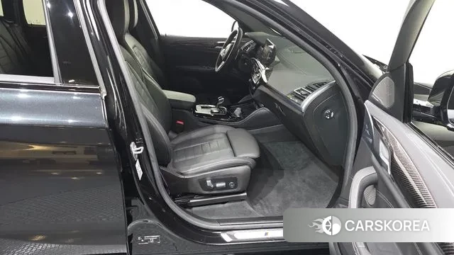 BMW X4 (G02) 2023 Черный из Кореи, фото 2