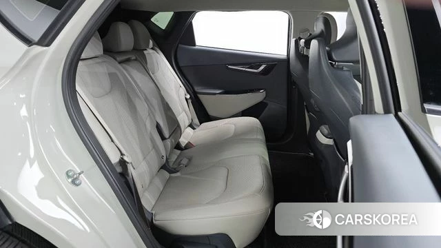 Kia EV6 2023 Жемчужный цвет из Кореи, фото 2
