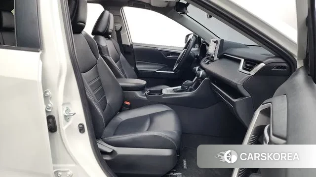 Toyota RAV4 5th Generation 2021 Белый из Кореи, фото 2