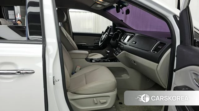 Kia The New Carnival 2019 Белый из Кореи, фото 2