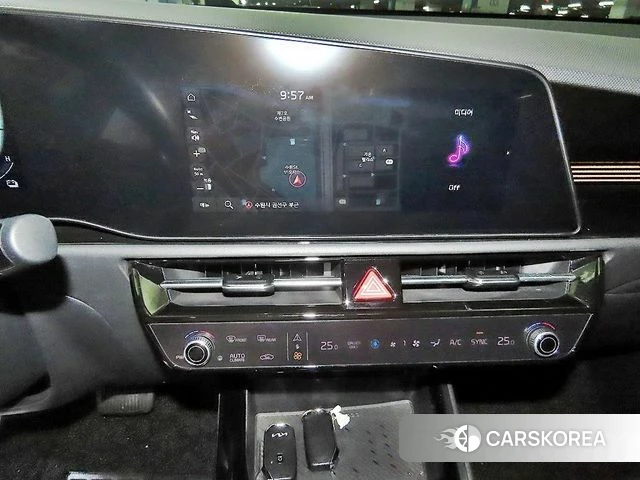Kia Di Ol Nu Niro 2022 Белый из Кореи, фото 2