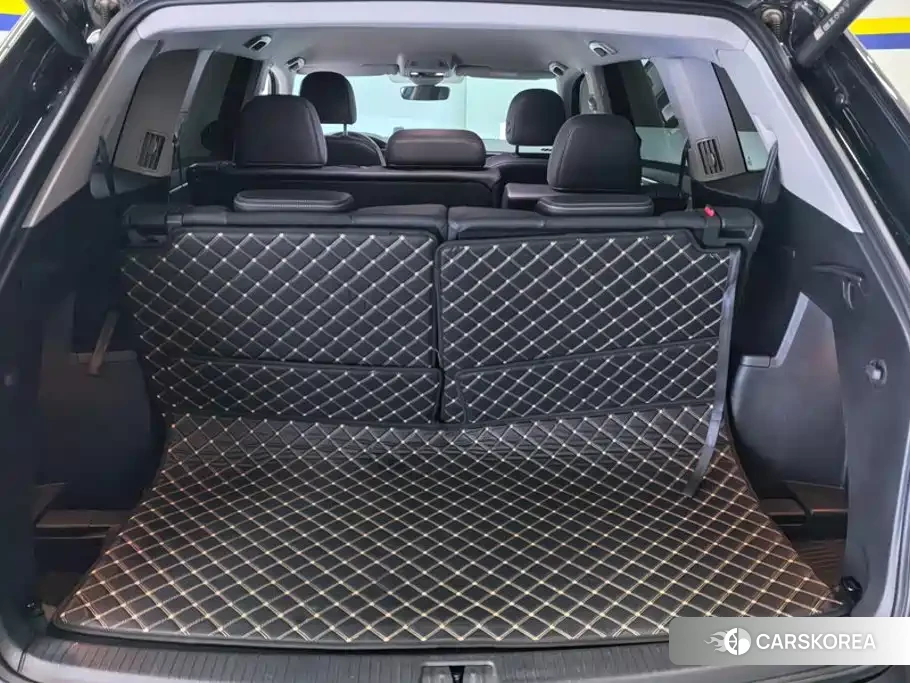 Volkswagen Touareg 2024 Черный из Китая, фото 2
