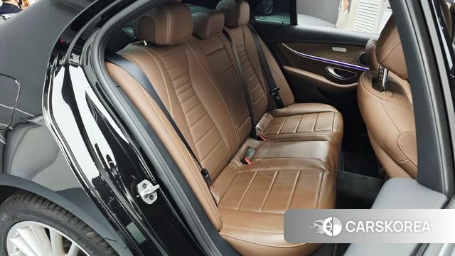 Mercedes-Benz E-Class W213 2021 Черный из Кореи, фото 2