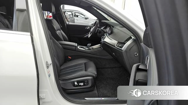 BMW X6 (G06) 2022 Белый из Кореи, фото 2