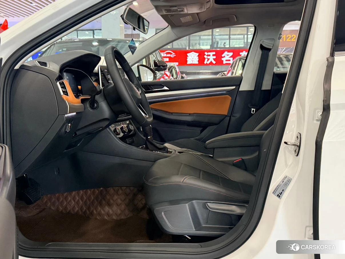 Volkswagen Bora 2024 Белый из Китая, фото 2