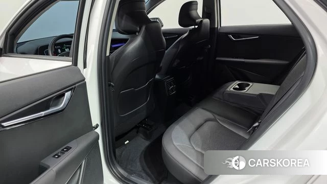 Kia Di Ol Nu Niro 2023 Белый из Кореи, фото 2