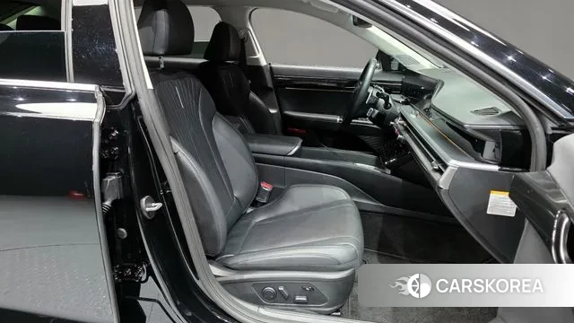 Hyundai Grandeur Hybrid (GN7) 2023 Черный из Кореи, фото 2